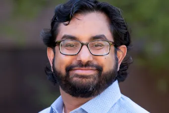 Alok Doshi headshot