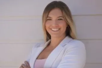 Bridget Dickinson headshot